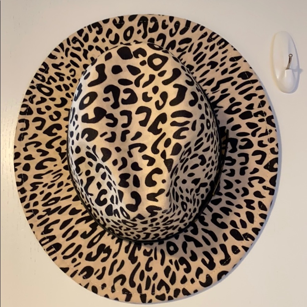 Leopard fedora